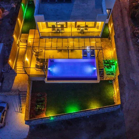 Albedo Villa *